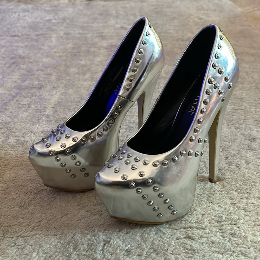 Liliana Heels